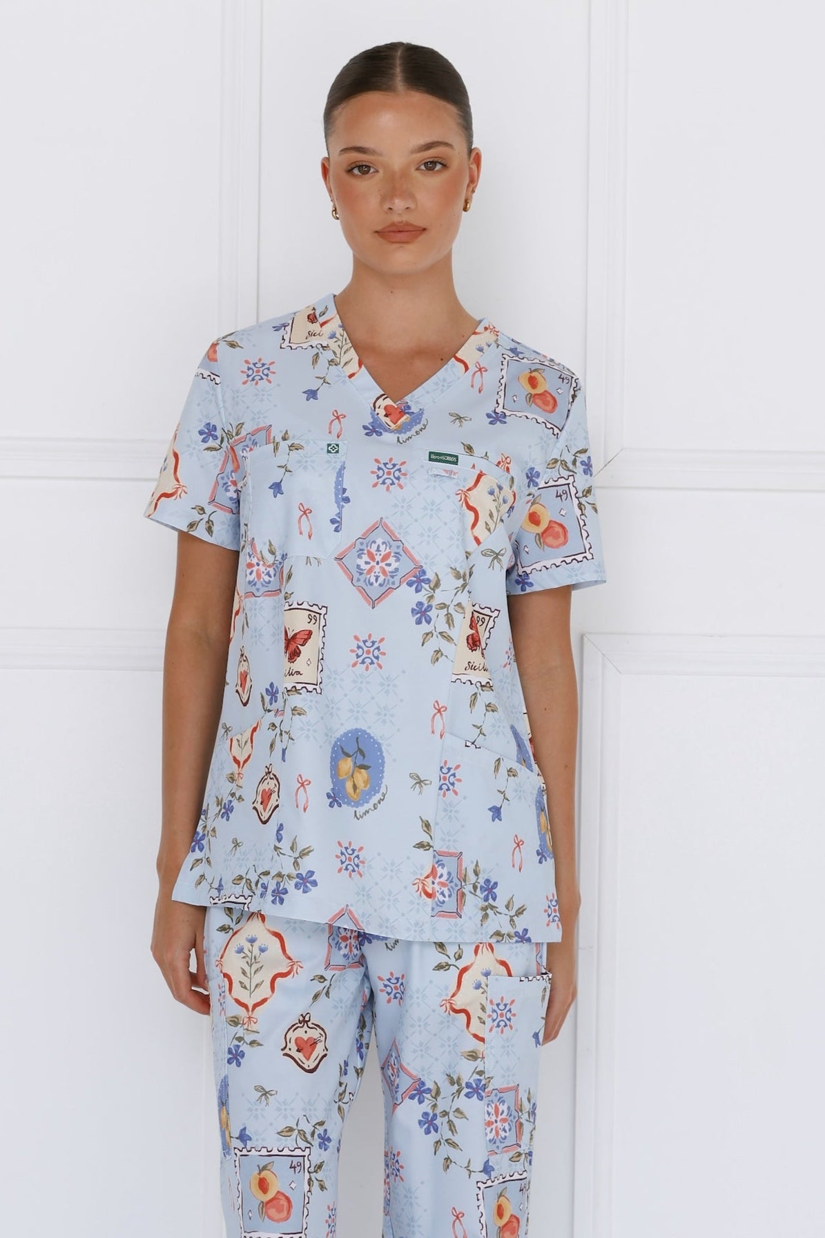 Sicily Women’s Performance Scrub top