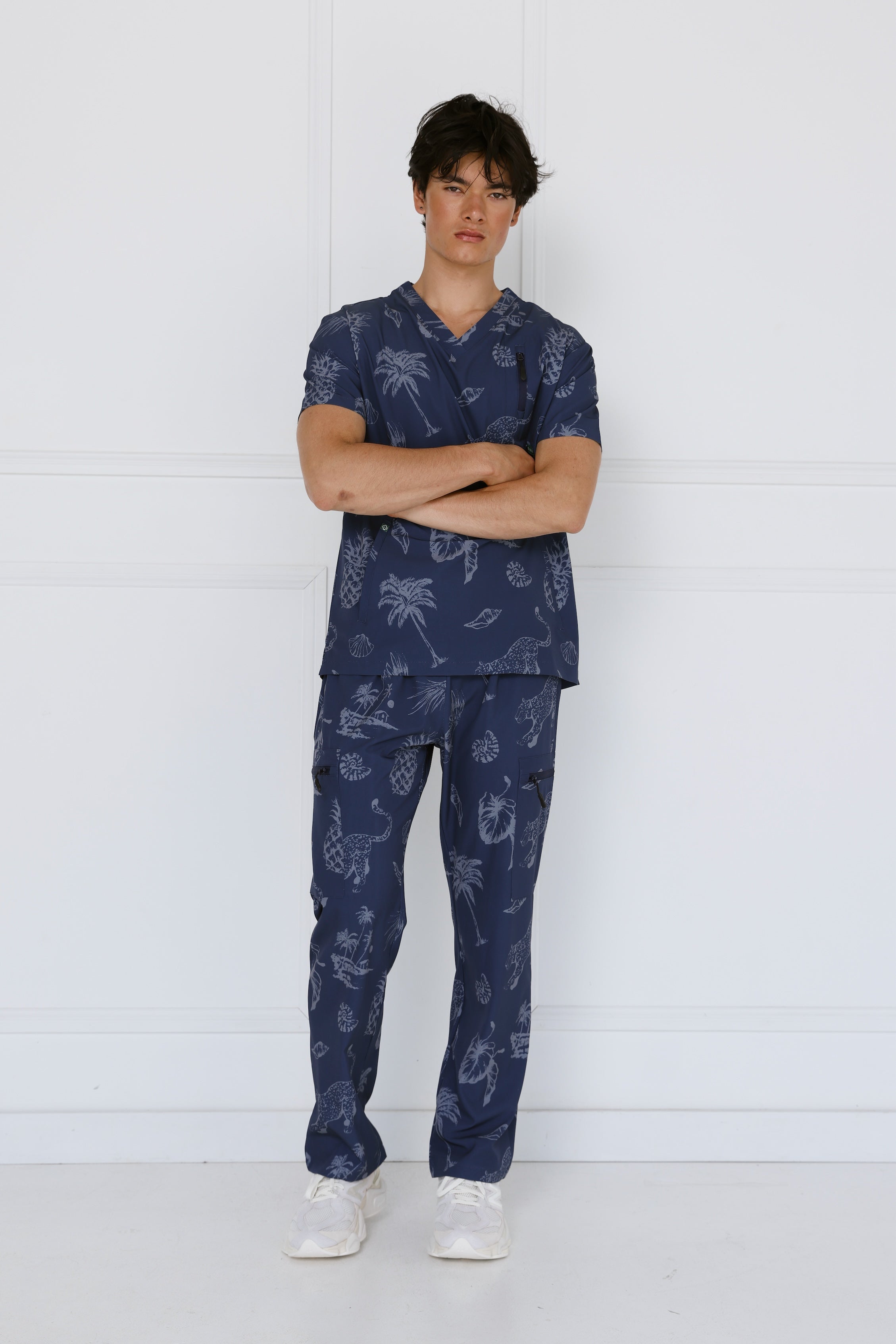 View of Midnight men’s performance scrub set showing fit