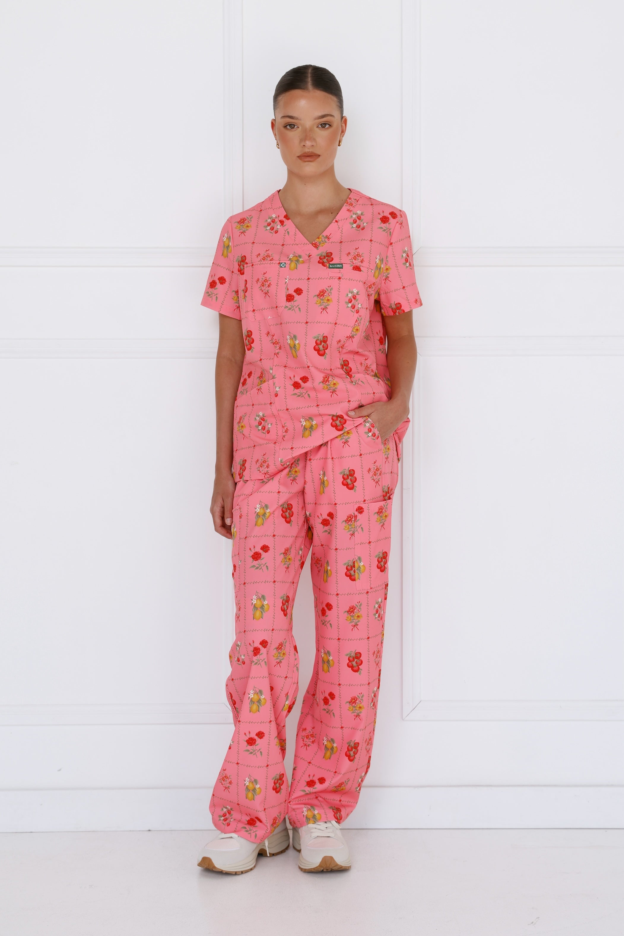 Women’s Performance Scrub Set Flora – front view